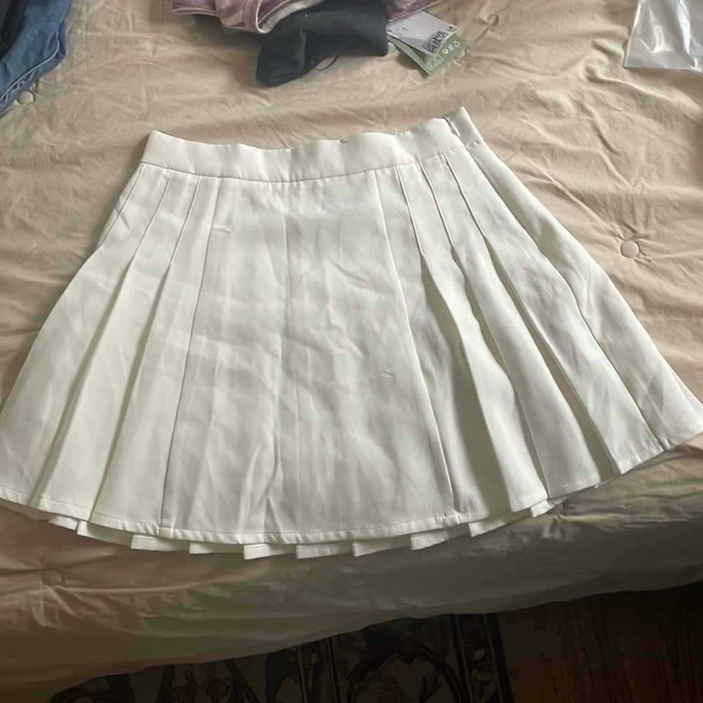 Rosella pleated white skirt!